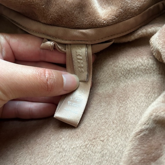 SKIMS Velour Button-down Sleepwear Top - Picture 6 of 8